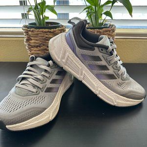 Adidas Questar Womens Running Shoes - size 6